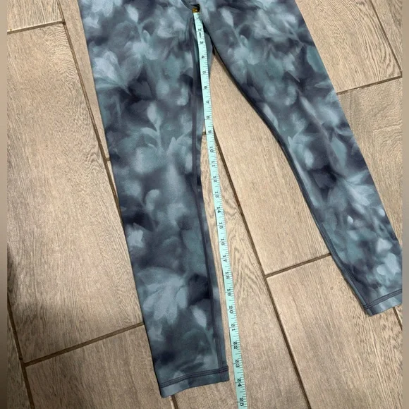 Athleta Elation Printed 7/8 Tight in Serene Riviera Blue, Size S - Picture 4 of 8